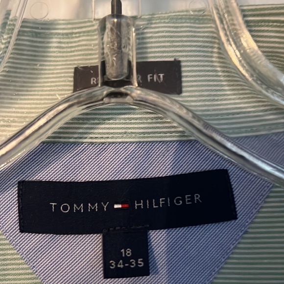Tommy Hilfiger Men’s Long Sleeve Button Down Shirt - Picture 2 of 3